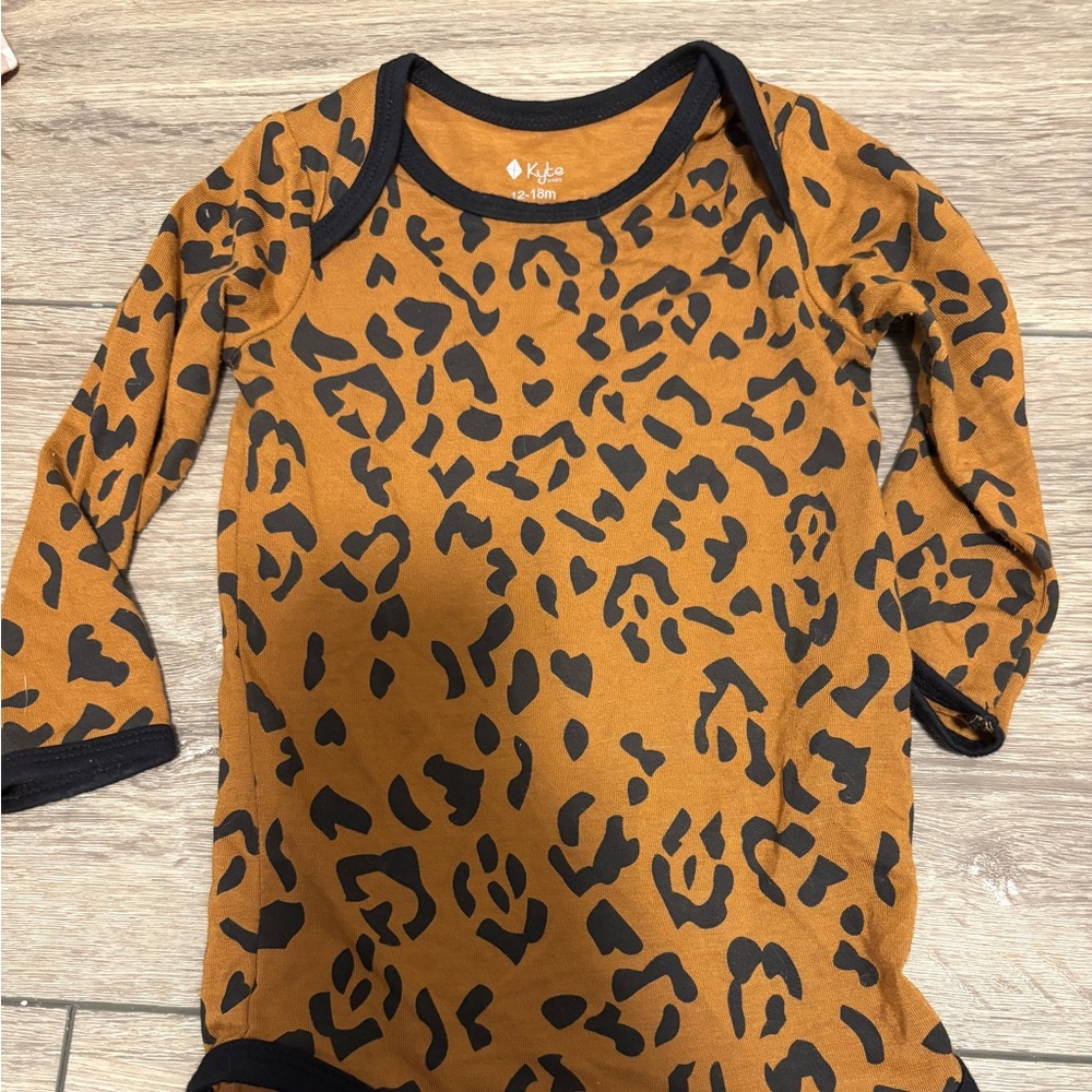 Kyte baby bodysuit 12-18